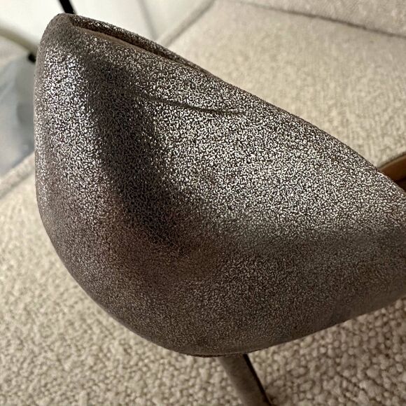 NEW Veronica Beard Gadot Bow Heels in Silver - Picture 7 of 11